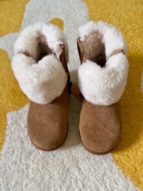 UGG Chestnut Suede Kids Shearling Booties